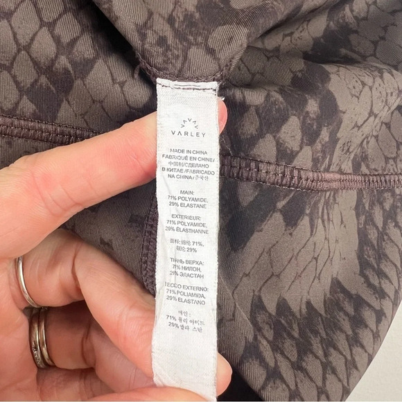 Varley Estrella 7/8 Length Leggings Size Small High Rise Snakeskin Brown Yoga - Picture 3 of 9